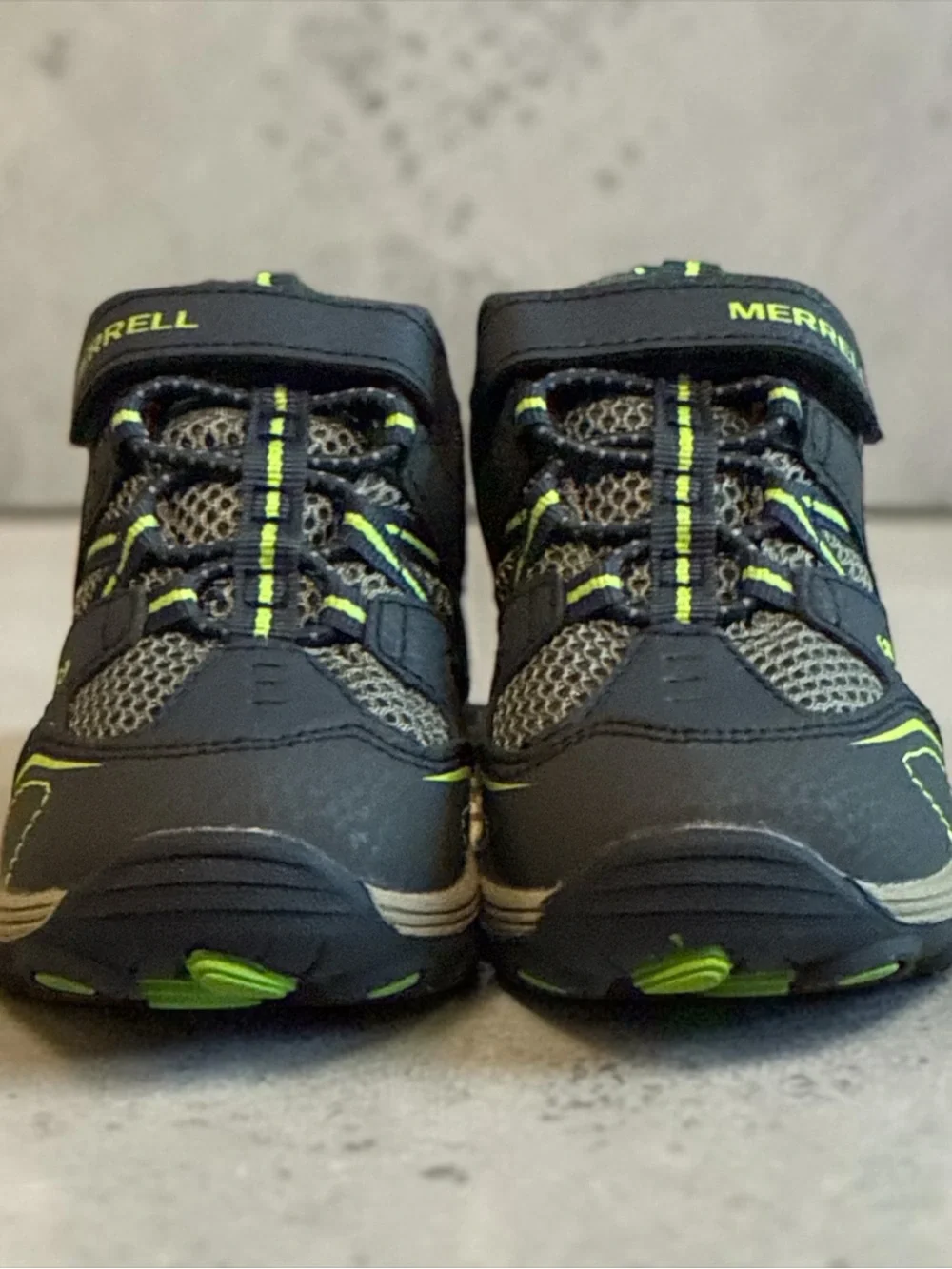 Merrell Kids Black & Lime Trail Sneakers with Hook-and-Loop Strap Sz 9.5W